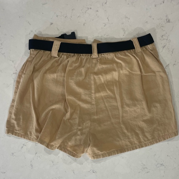 SHEIN Push-Buckle Belted Shorts, Khaki, Size Medium (6), Worn Once - Picture 2 of 8